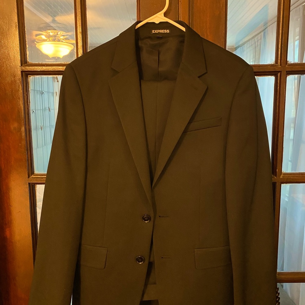 Express Men’s suit. Black.